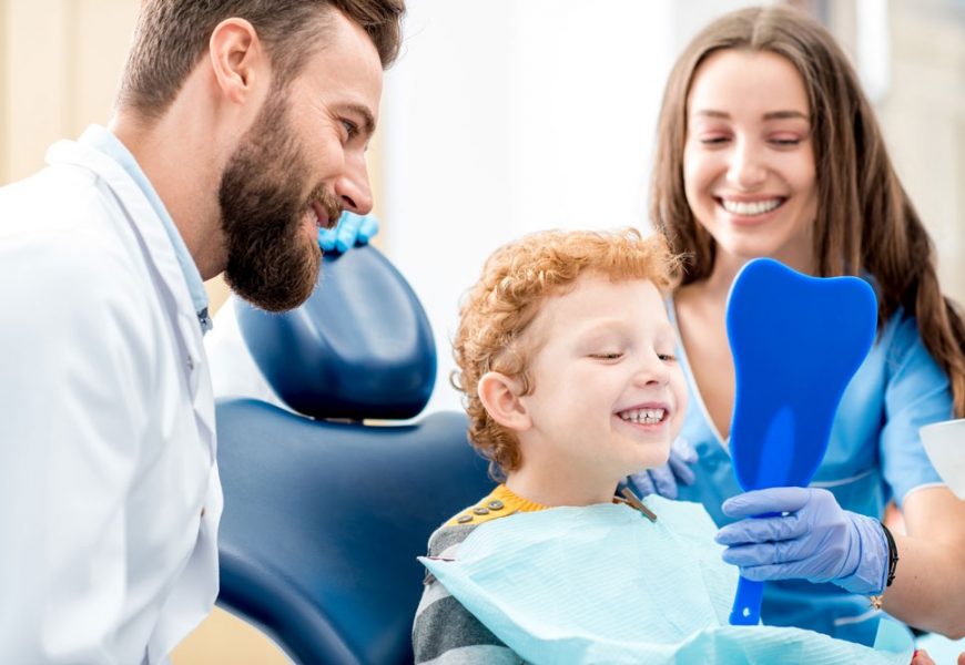 Overview on the Job Outlook and Salary of a Dental Assistant